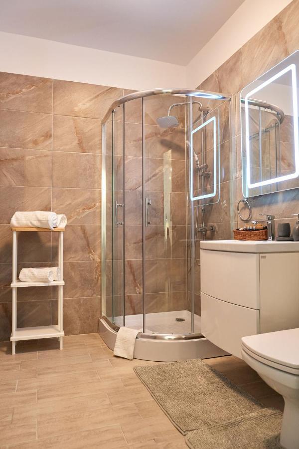 Vanilla Luxury Apartment Spa N Pool Beach Resort Navodari Bagian luar foto